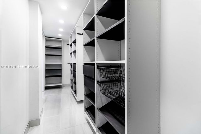 4530 SW 34th Dr, Dania Beach, FL 33312