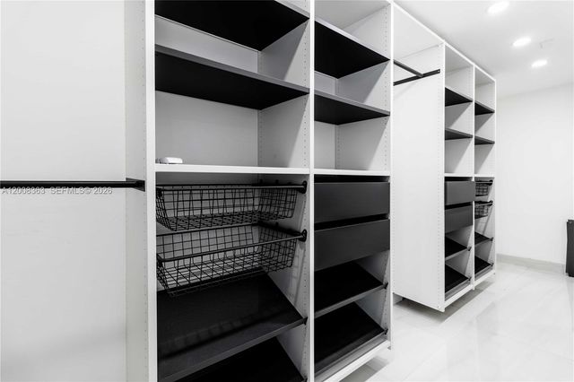 4530 SW 34th Dr, Dania Beach, FL 33312