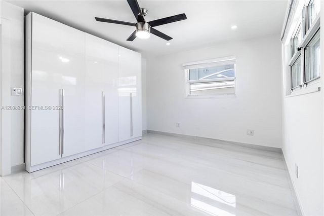 4530 SW 34th Dr, Dania Beach, FL 33312