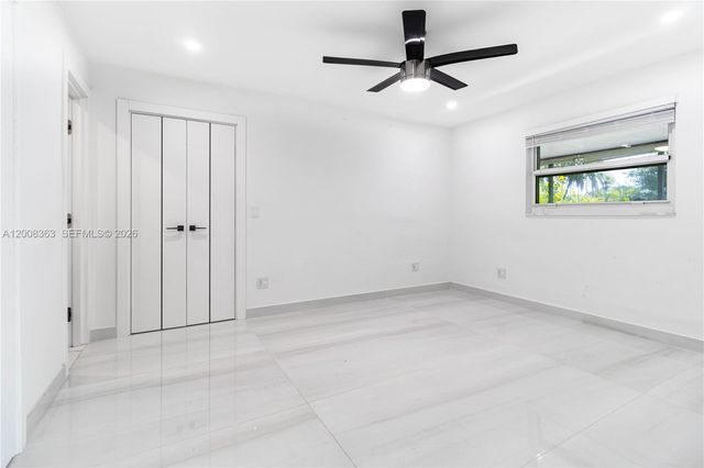 4530 SW 34th Dr, Dania Beach, FL 33312