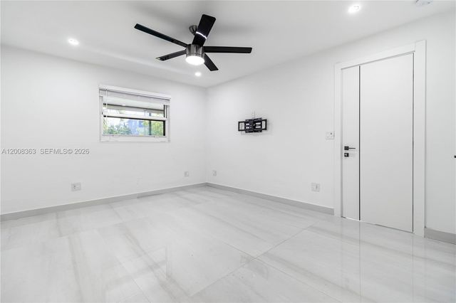 4530 SW 34th Dr, Dania Beach, FL 33312