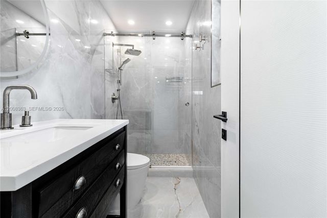 4530 SW 34th Dr, Dania Beach, FL 33312