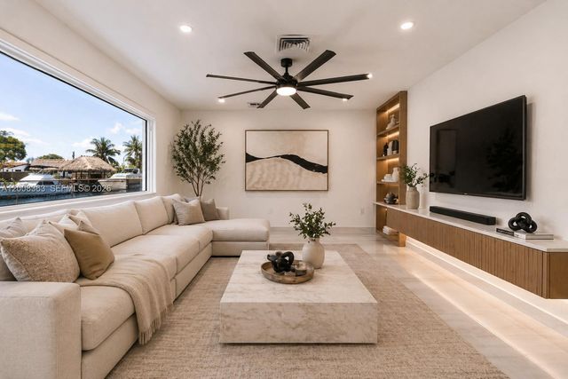 4530 SW 34th Dr, Dania Beach, FL 33312