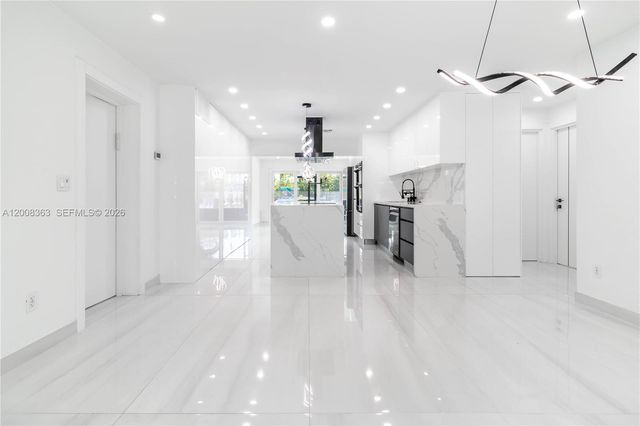 4530 SW 34th Dr, Dania Beach, FL 33312