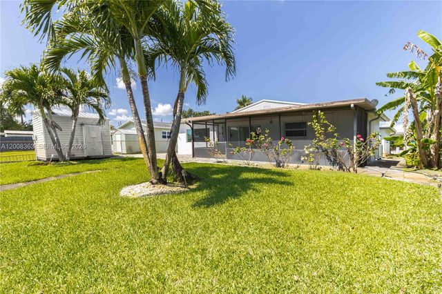 4530 SW 34th Dr, Dania Beach, FL 33312