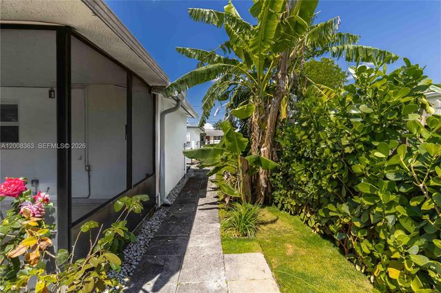 4530 SW 34th Dr, Dania Beach, FL 33312