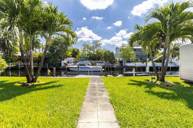 4530 SW 34th Dr, Dania Beach, FL 33312