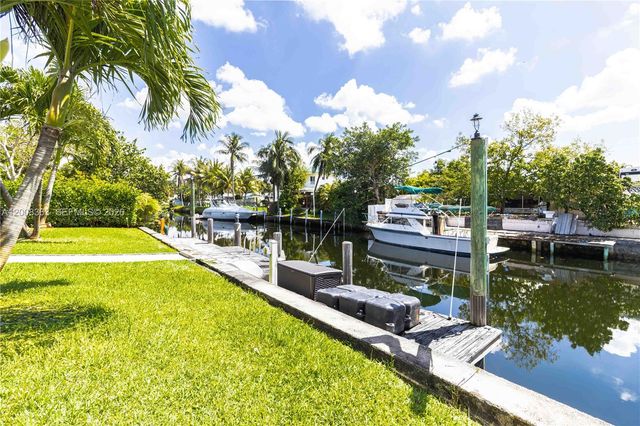 4530 SW 34th Dr, Dania Beach, FL 33312