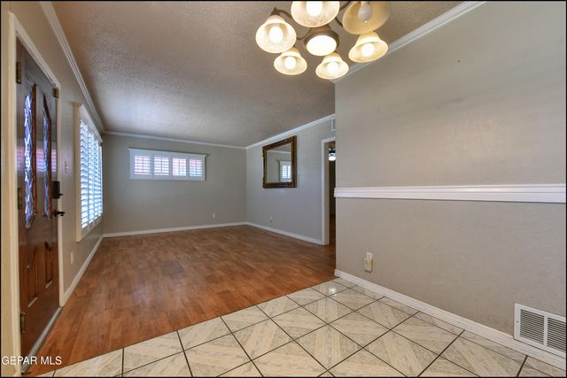 7560 MATAMOROS Drive, El Paso, TX 79915