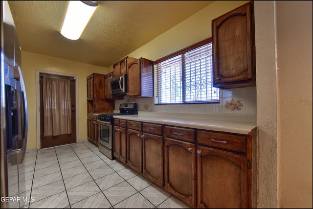 7560 MATAMOROS Drive, El Paso, TX 79915