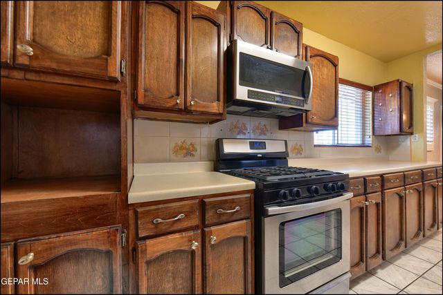 7560 MATAMOROS Drive, El Paso, TX 79915