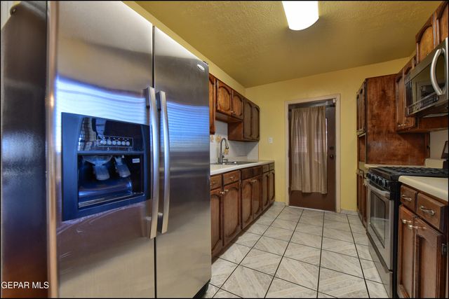 7560 MATAMOROS Drive, El Paso, TX 79915