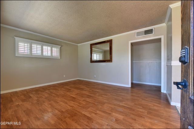 7560 MATAMOROS Drive, El Paso, TX 79915