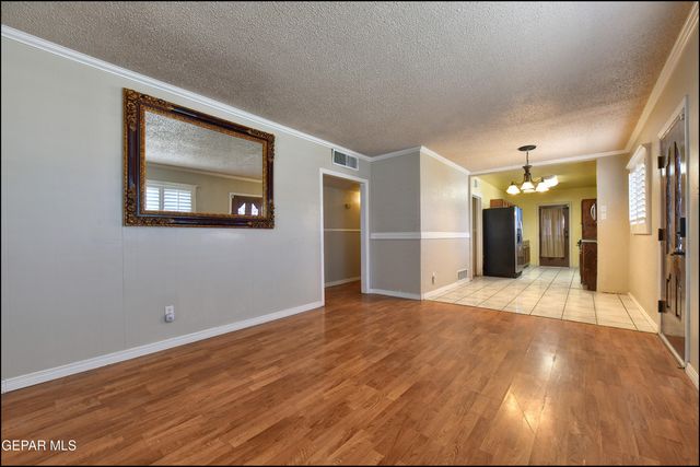 7560 MATAMOROS Drive, El Paso, TX 79915