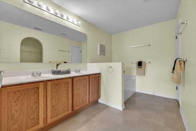 24483 LAKESIDE MANOR, Port Charlotte, FL 33980