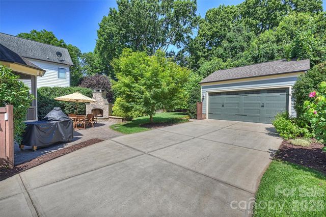 2829 Attaberry Drive, Charlotte, NC 28205