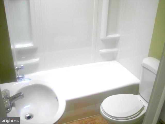 2822 WATERVIEW AVE, Baltimore, MD 21230