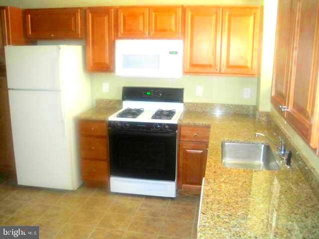2822 WATERVIEW AVE, Baltimore, MD 21230