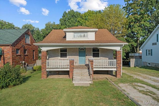 2707 Gerson Avenue, Godfrey, IL 62035