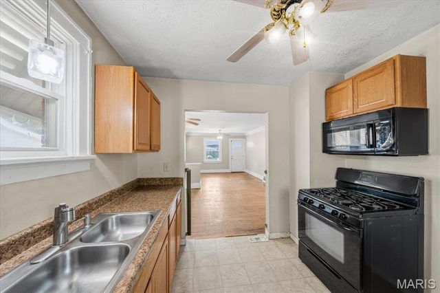 2707 Gerson Avenue, Godfrey, IL 62035