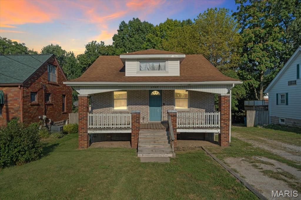 2707 Gerson Avenue, Godfrey, IL 62035
