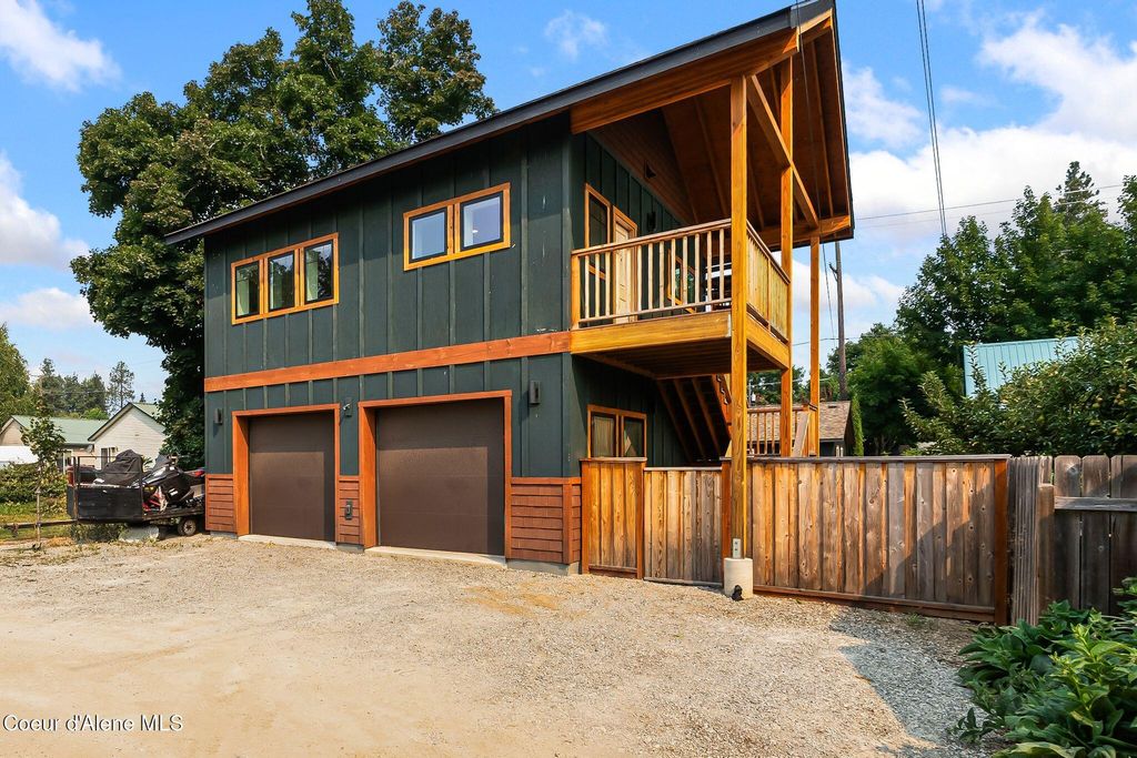 905 Pine St, Sandpoint, ID 83864 photo 1