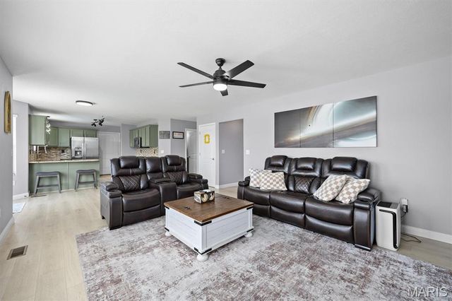 6 Coolidge Court, Troy, IL 62294