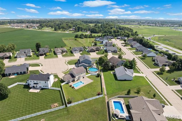 6 Coolidge Court, Troy, IL 62294