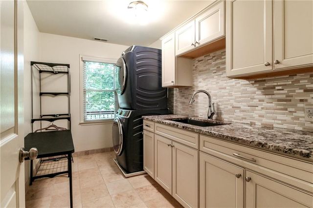 656 Goldenwood Court, Powder Springs, GA 30127