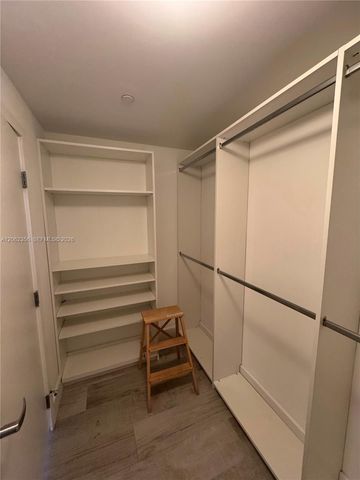 16385 Biscayne Boulevard 305, North Miami Beach, FL 33160