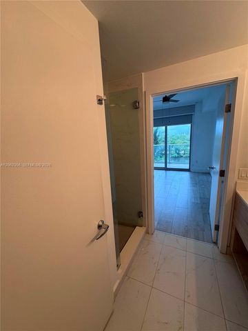 16385 Biscayne Boulevard 305, North Miami Beach, FL 33160