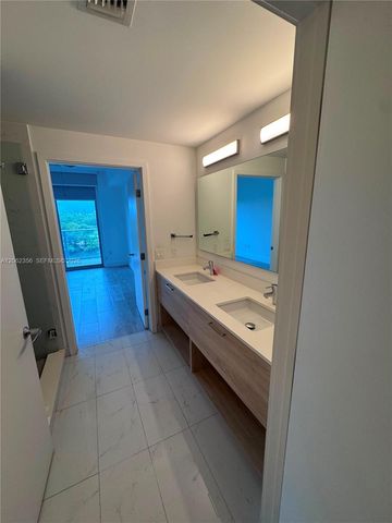 16385 Biscayne Boulevard 305, North Miami Beach, FL 33160