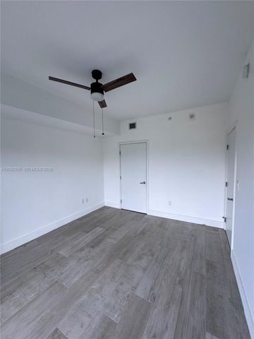 16385 Biscayne Boulevard 305, North Miami Beach, FL 33160