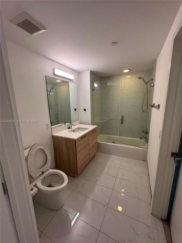 16385 Biscayne Boulevard 305, North Miami Beach, FL 33160