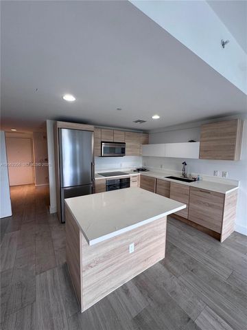 16385 Biscayne Boulevard 305, North Miami Beach, FL 33160