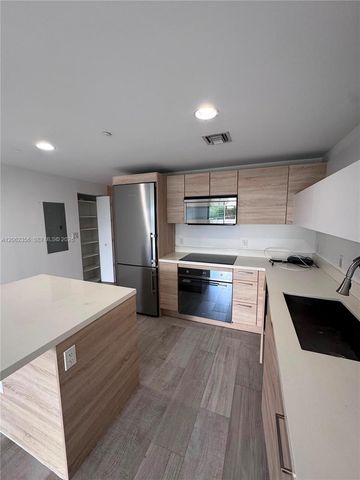 16385 Biscayne Boulevard 305, North Miami Beach, FL 33160
