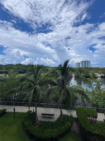 16385 Biscayne Boulevard 305, North Miami Beach, FL 33160