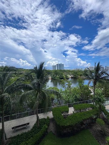 16385 Biscayne Boulevard 305, North Miami Beach, FL 33160