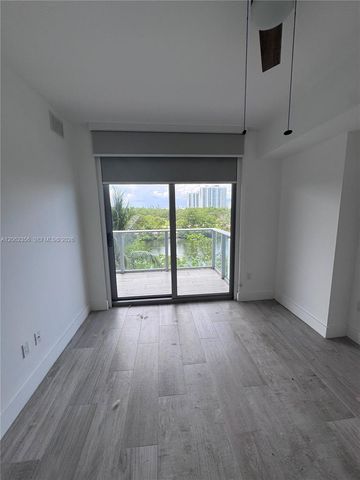 16385 Biscayne Boulevard 305, North Miami Beach, FL 33160