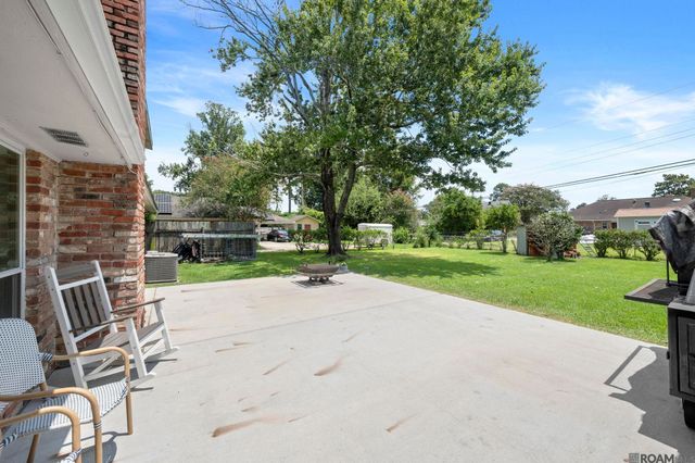 1085 Braeburn Dr, Baton Rouge, LA 70815