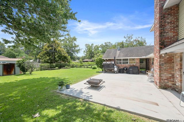 1085 Braeburn Dr, Baton Rouge, LA 70815