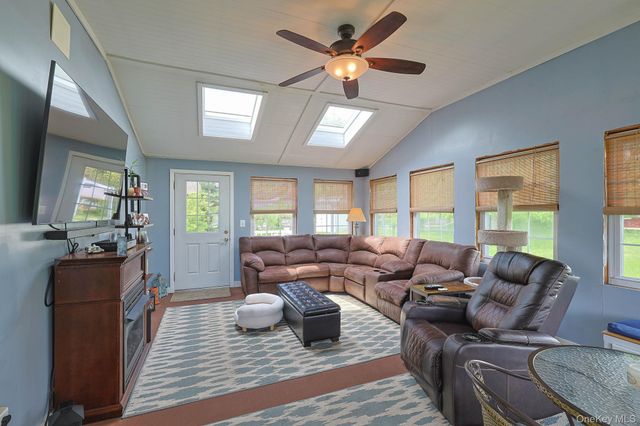 11 Alden Court, Fishkill, NY 12524
