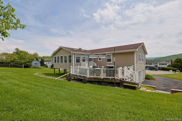 11 Alden Court, Fishkill, NY 12524