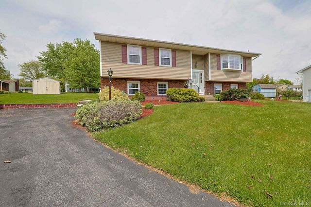 11 Alden Court, Fishkill, NY 12524