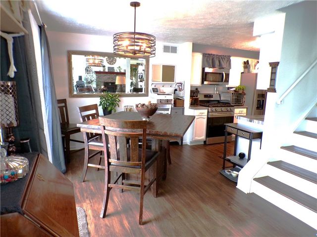 14 Flower Dale Drive, Greece, NY 14626