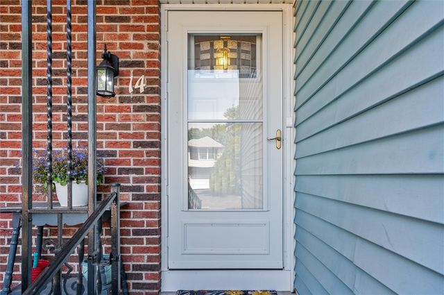 14 Flower Dale Drive, Greece, NY 14626
