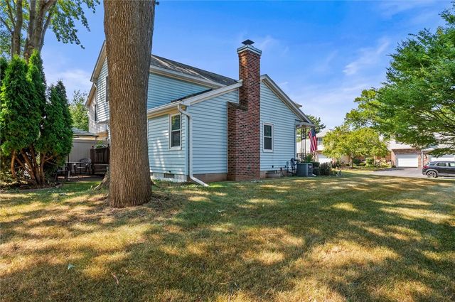 14 Flower Dale Drive, Greece, NY 14626
