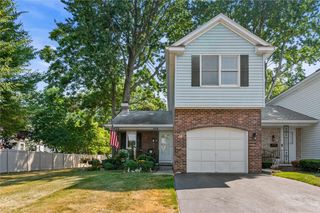 14 Flower Dale Drive, Greece, NY 14626