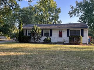 7 Metroview Court, Ann Arbor, MI 48108