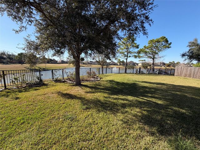 2714 White Falls Drive, Pearland, TX 77584